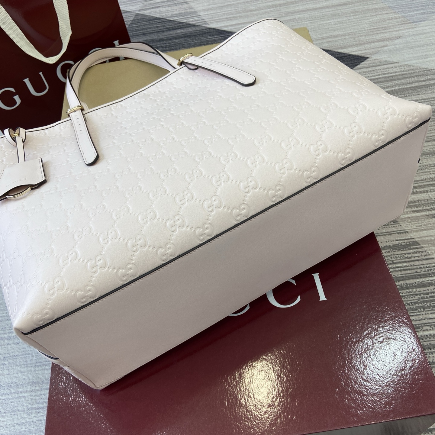 Gucci Emblem Embossed Leather Tote Bag, 37cm, Light Pink, Gold-tone hardware 9 i1756529639419 4620 0 7