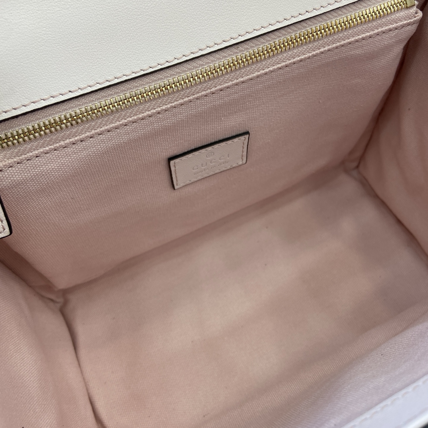 Gucci Padlock Embossed Leather Top Handle Bag - Light Pink, 26cm 9 i1756529800380 576 0 10