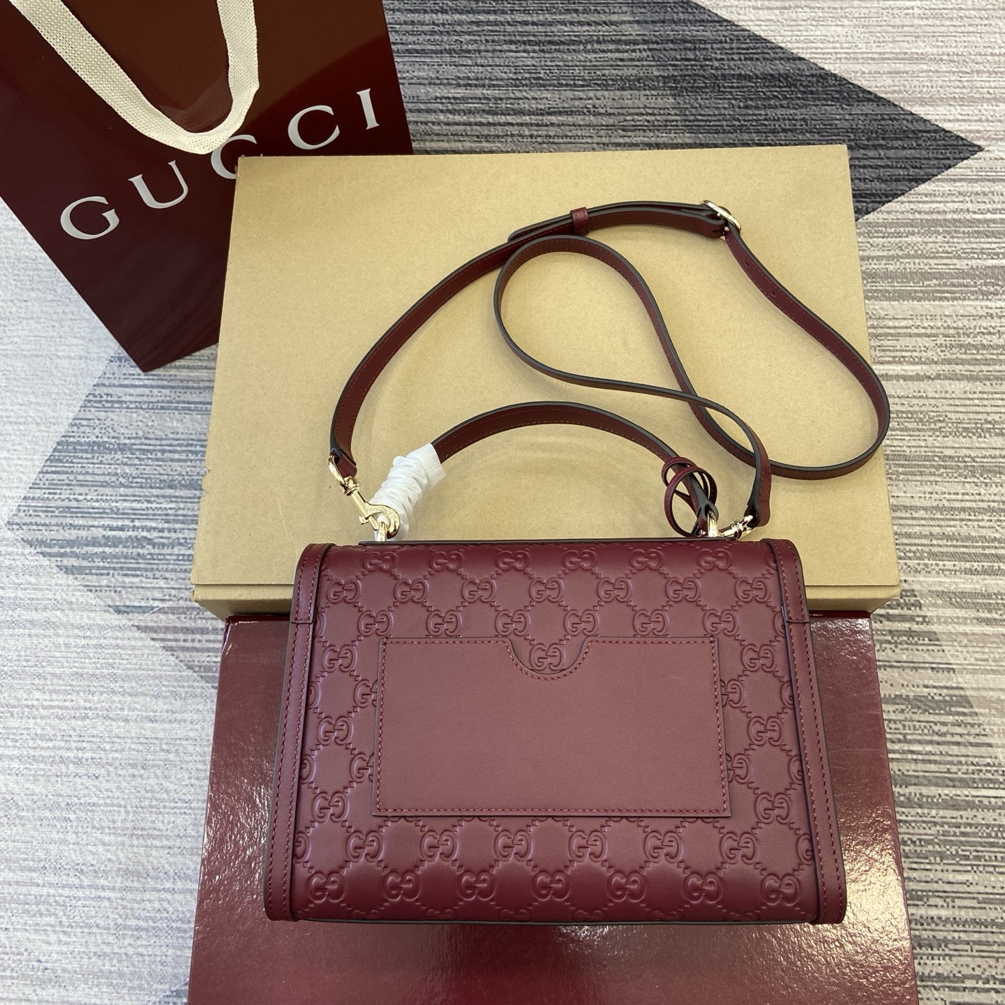 Gucci Padlock Embossed Leather Top Handle Bag - Ancora Red, 26 cm 3 i1756529830677 1649 0 1