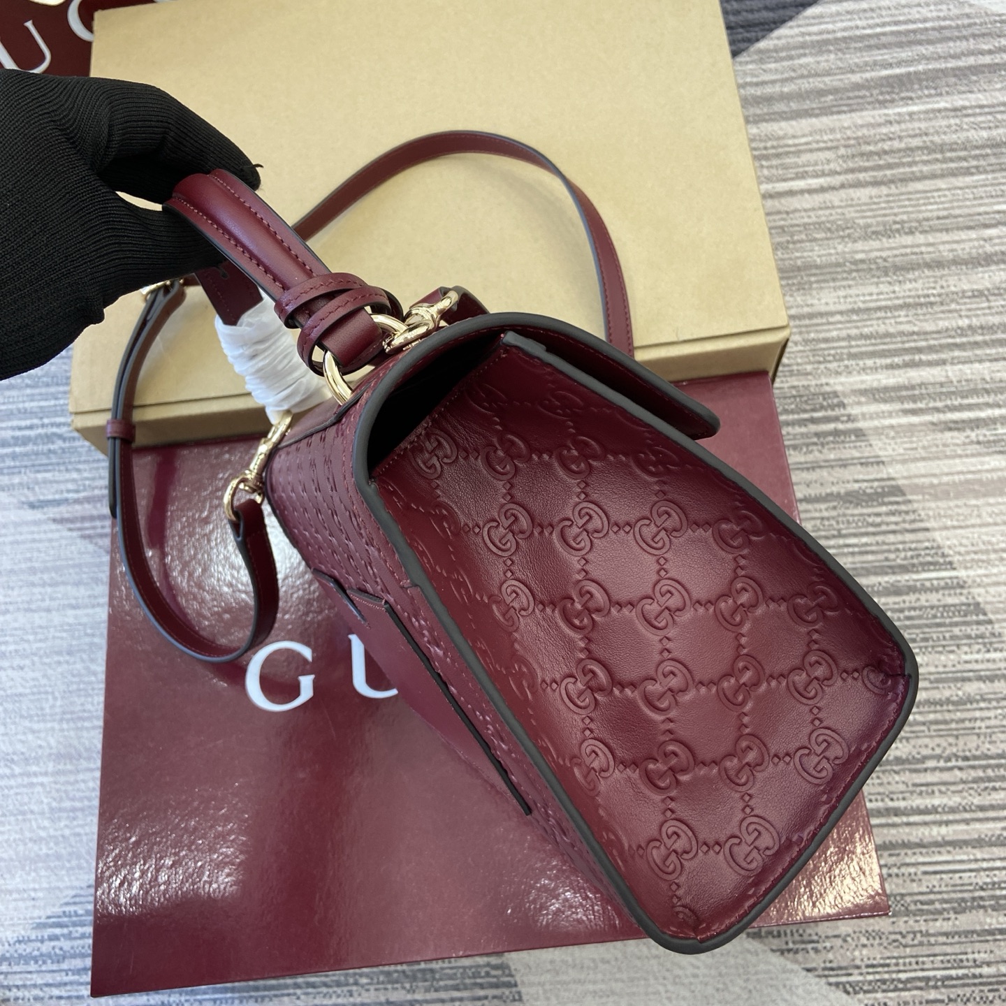 Gucci Padlock Embossed Leather Top Handle Bag - Ancora Red, 26 cm 4 i1756529830751 5558 0 2