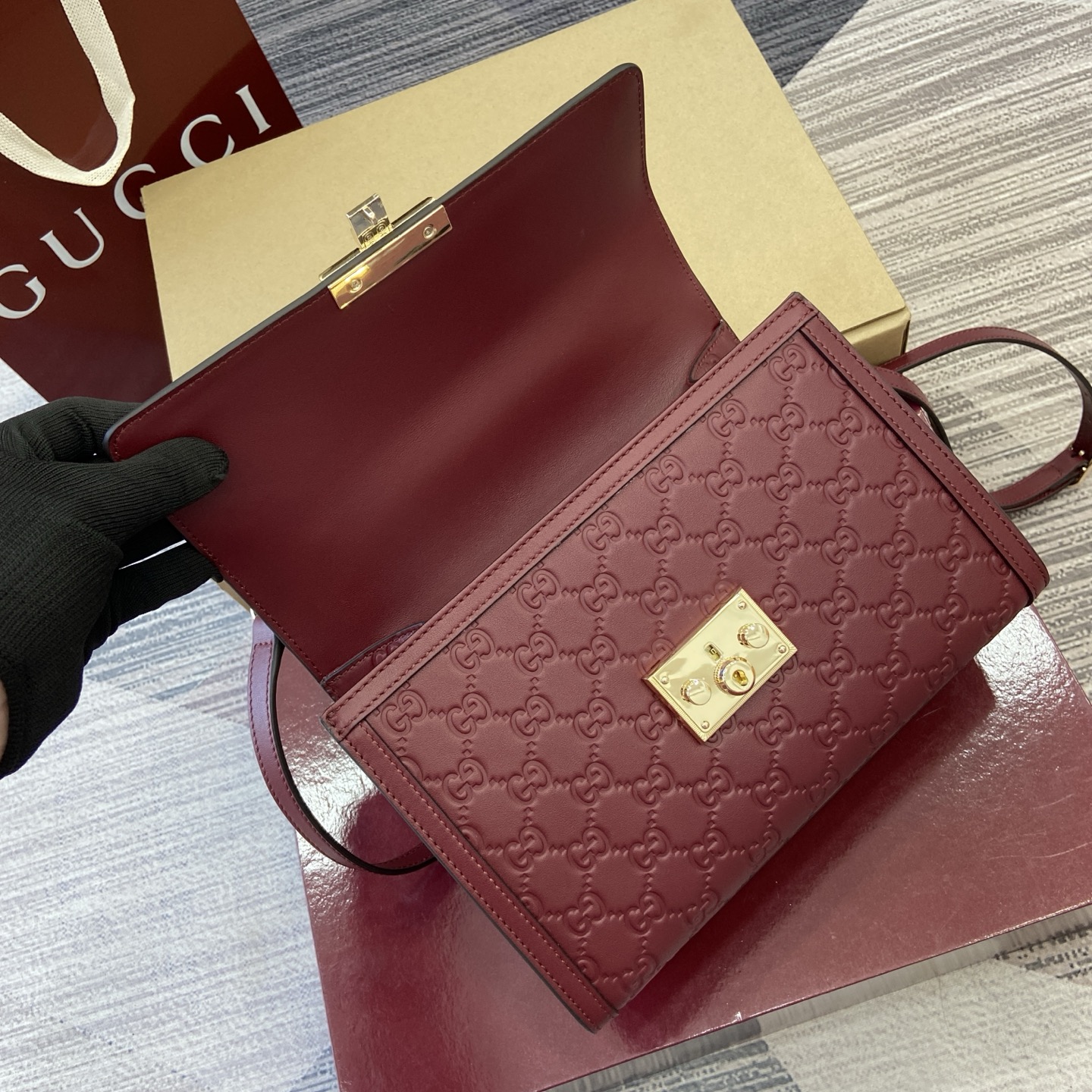 Gucci Padlock Embossed Leather Top Handle Bag - Ancora Red, 26 cm 10 i1756529835011 2219 0 9