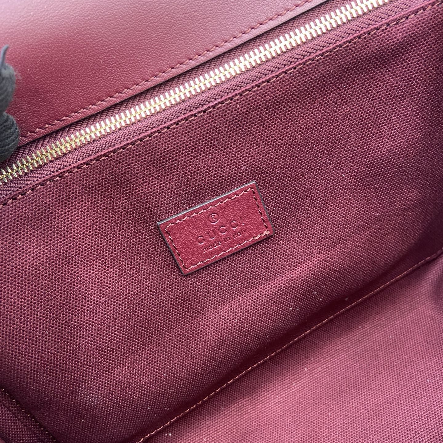 Gucci Padlock Embossed Leather Top Handle Bag - Ancora Red, 26 cm 11 i1756529835058 7642 0 11