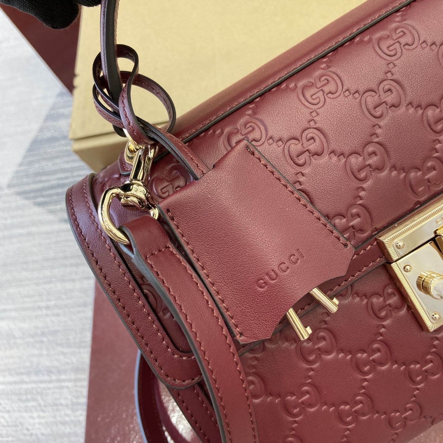 Gucci Padlock Embossed Leather Top Handle Bag - Ancora Red, 26 cm 5 i1756529837442 9892 0 5