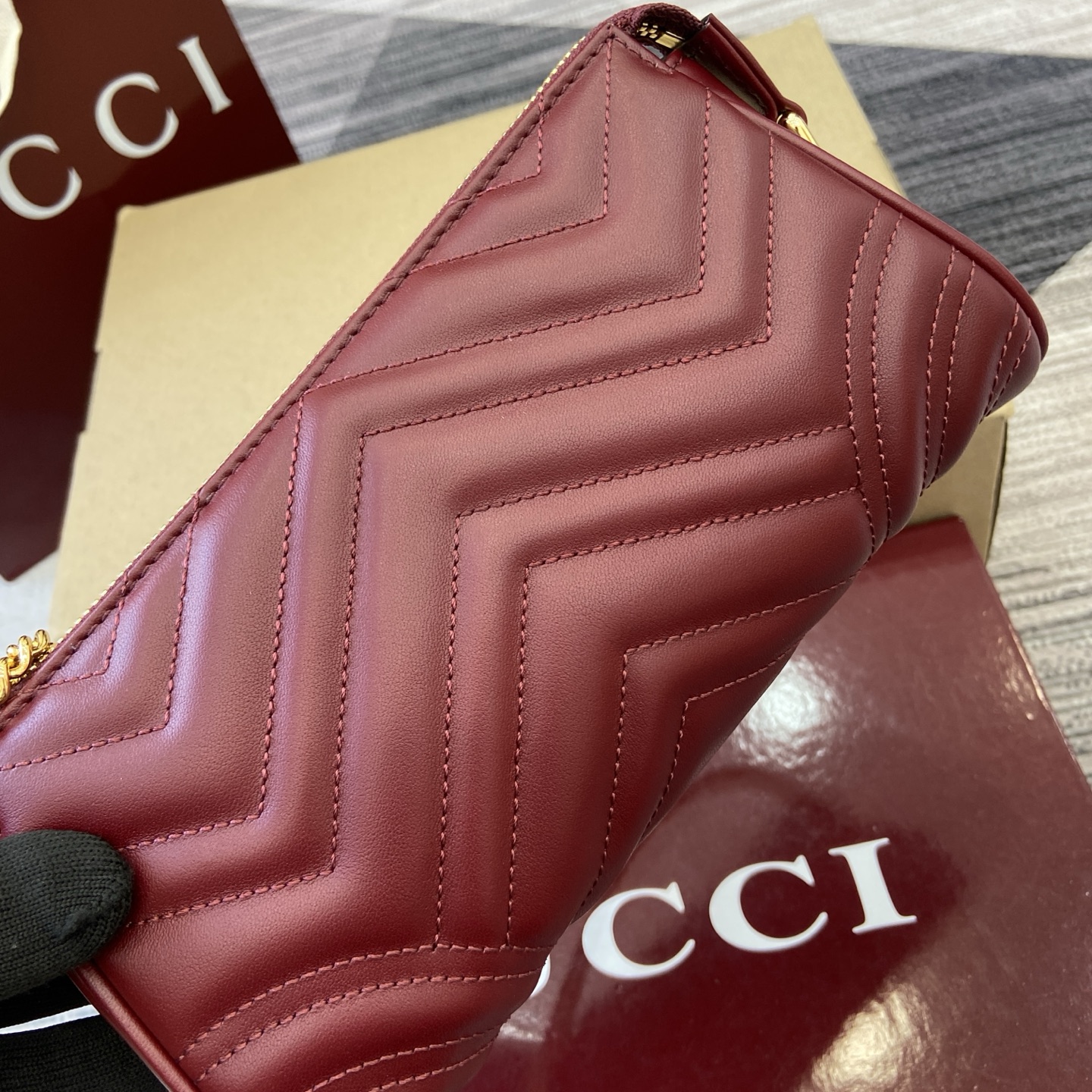 Gucci Marmont Small Shoulder Bag in Red Leather with Gold Chain 8 i1756786206698 8101 0 8