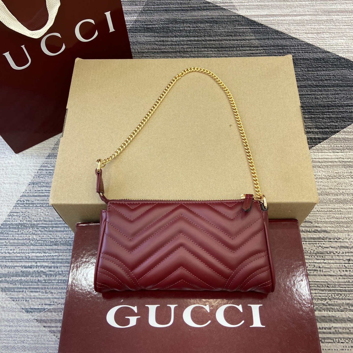 Gucci Marmont Small Shoulder Bag in Red Leather with Gold Chain 4 i1756786206729 9531 0 1