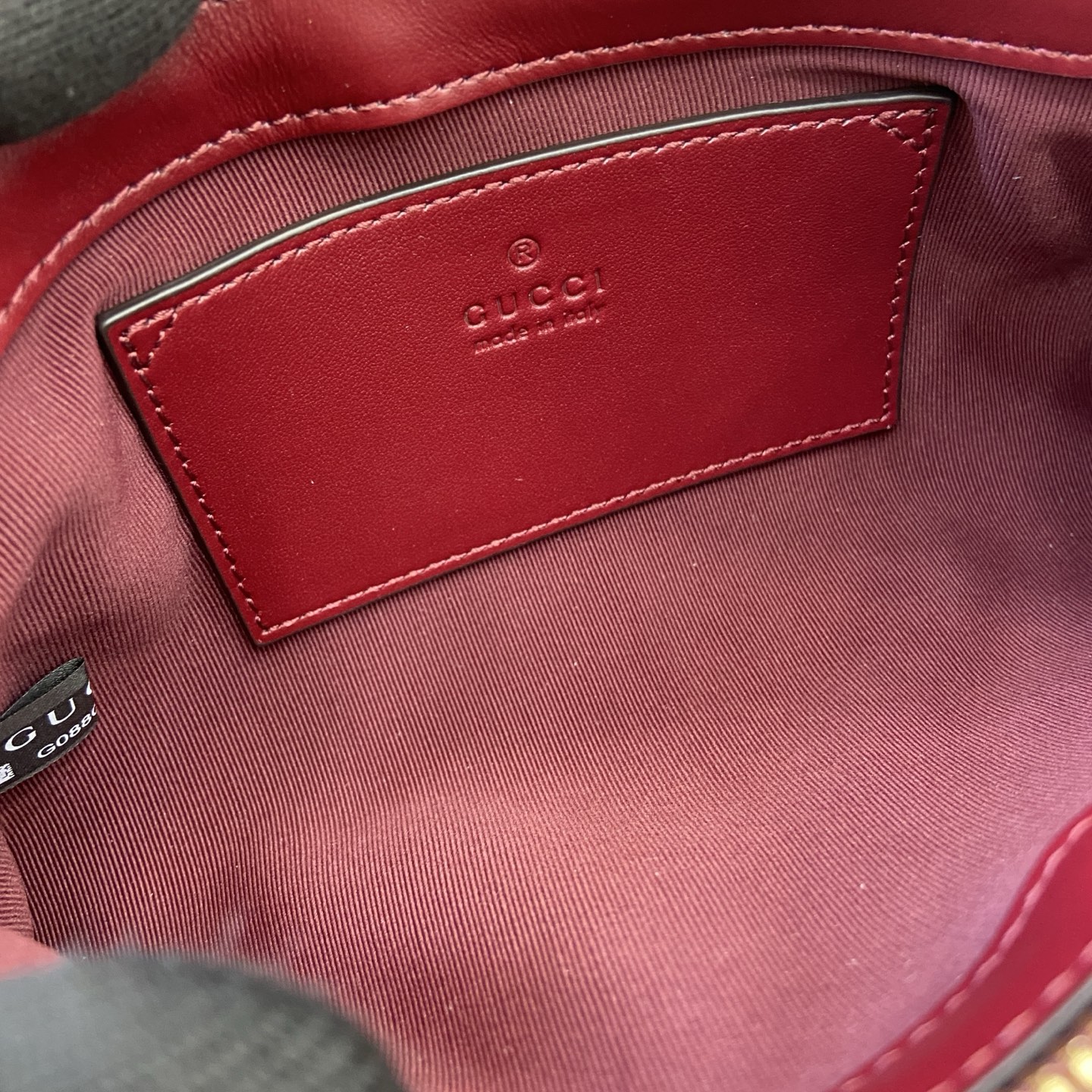 Gucci Marmont Small Shoulder Bag in Red Leather with Gold Chain 10 i1756786206788 214 0 10