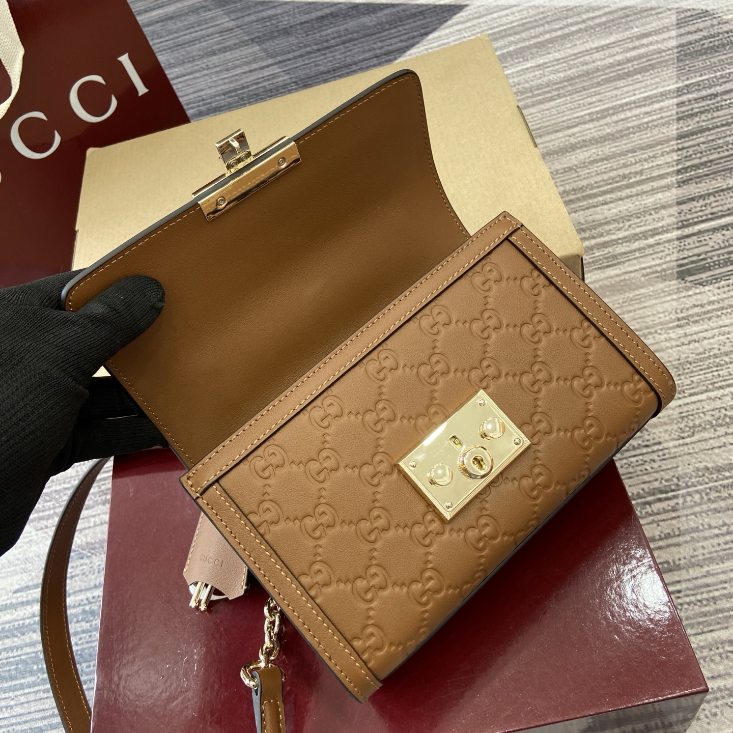 Gucci Padlock GG Embossed Leather Top Handle Bag Brown - Stylish & Versatile 9 i1757141272731 9001 0 7