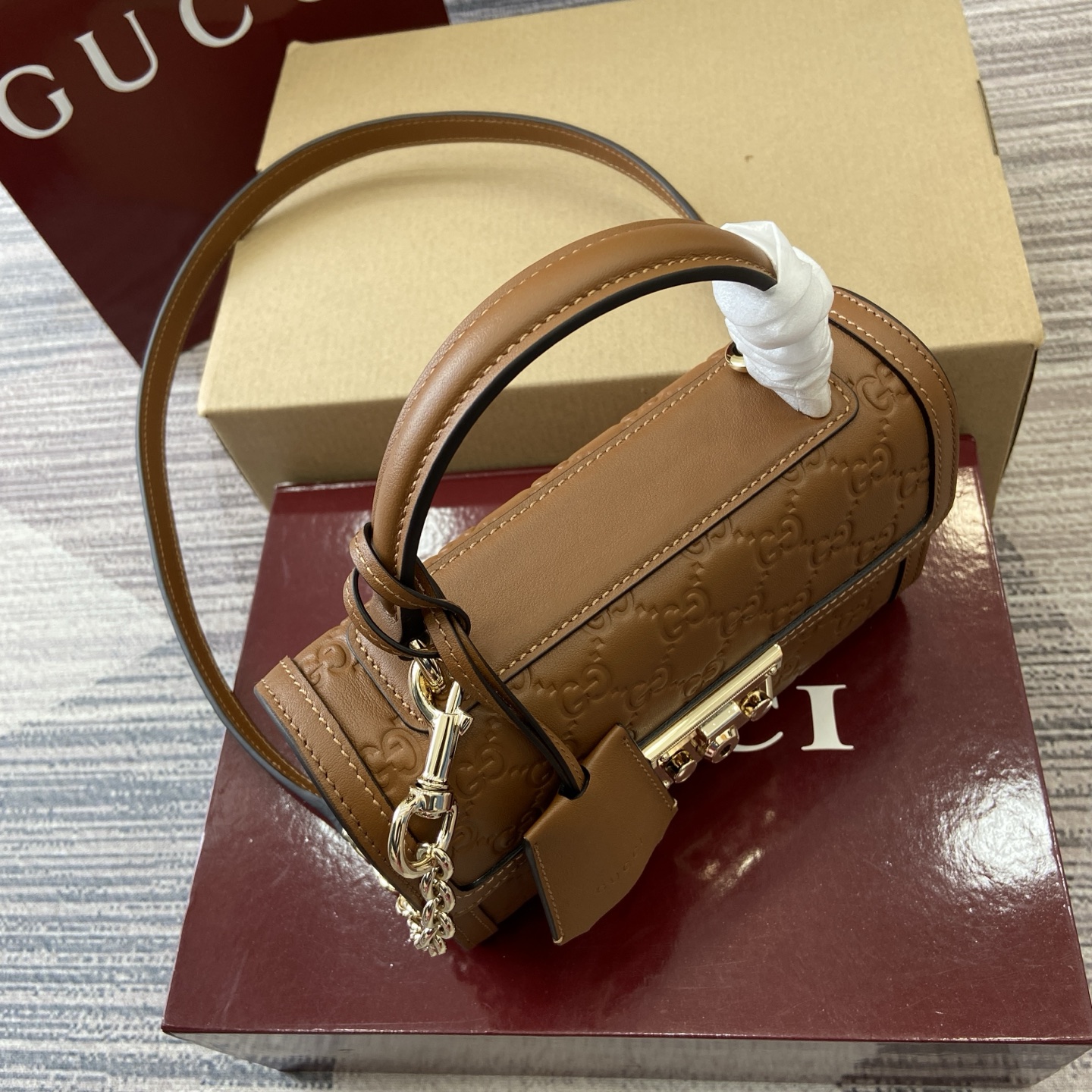 Gucci Padlock GG Embossed Leather Top Handle Bag Brown - Stylish & Versatile 5 i1757141272866 1117 0 2