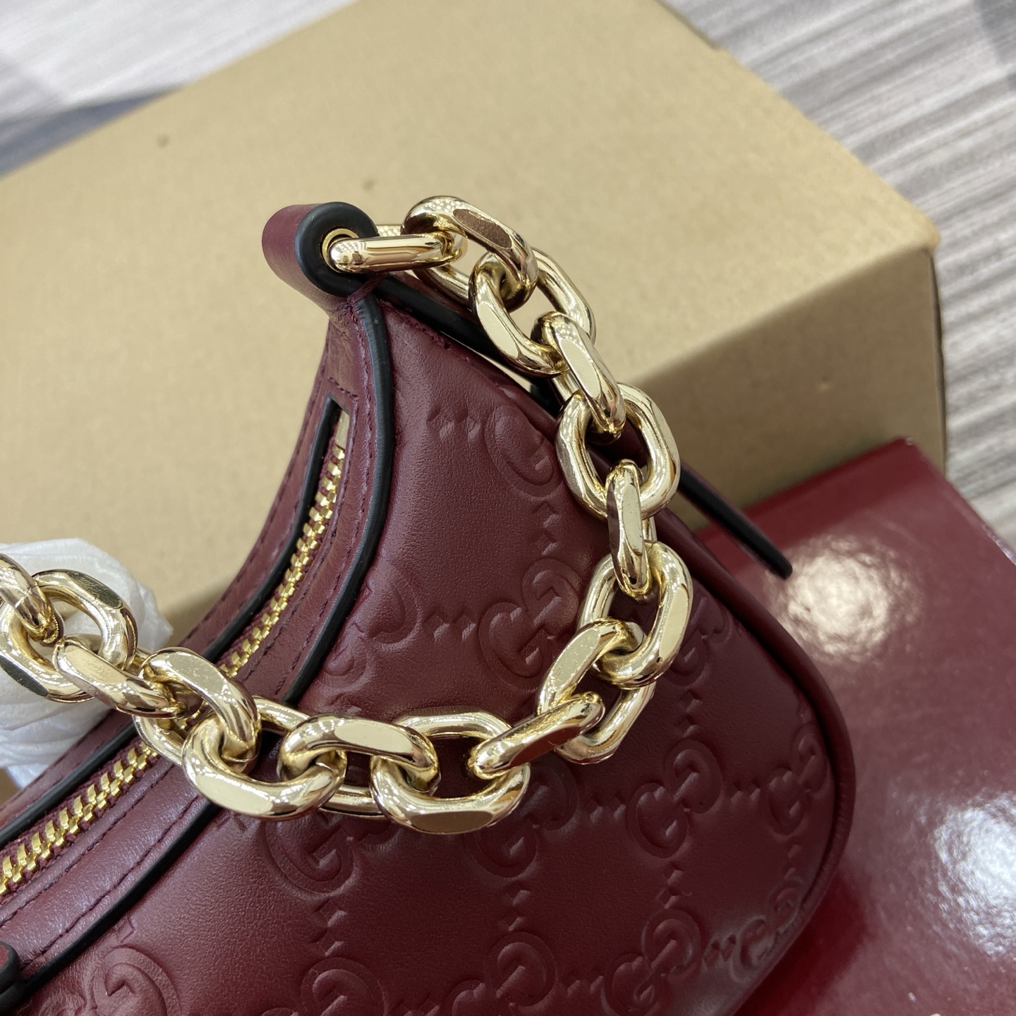 Gucci Emblem Small Shoulder Bag in Ankara Red Embossed Leather with Chain Strap 8 i1757309071623 722 0 6