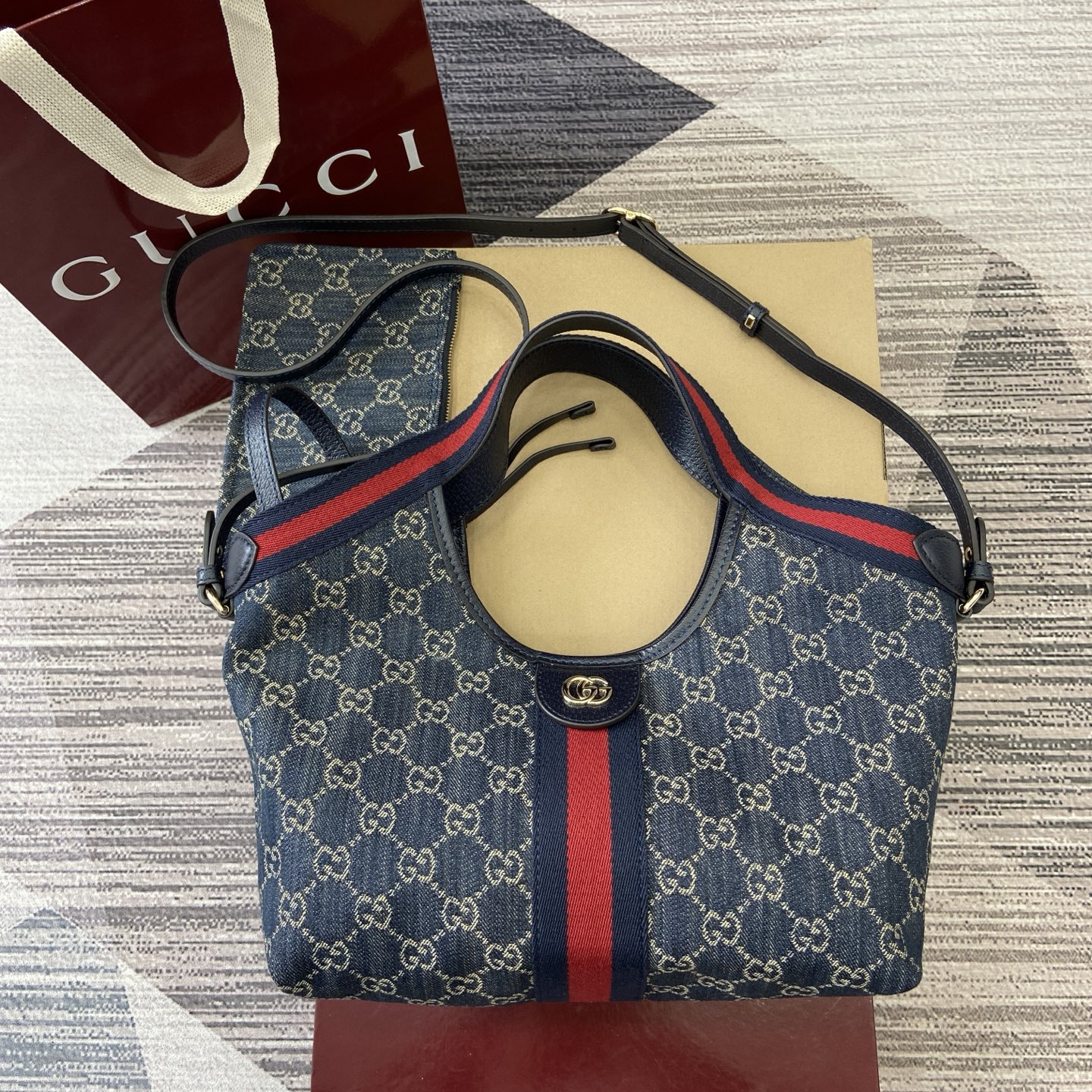 Gucci Giglio Small Tote Bag, Blue Denim Canvas with Web Stripe, 25 x 20 x 15 cm 3 i1757578854565 1115 0 0