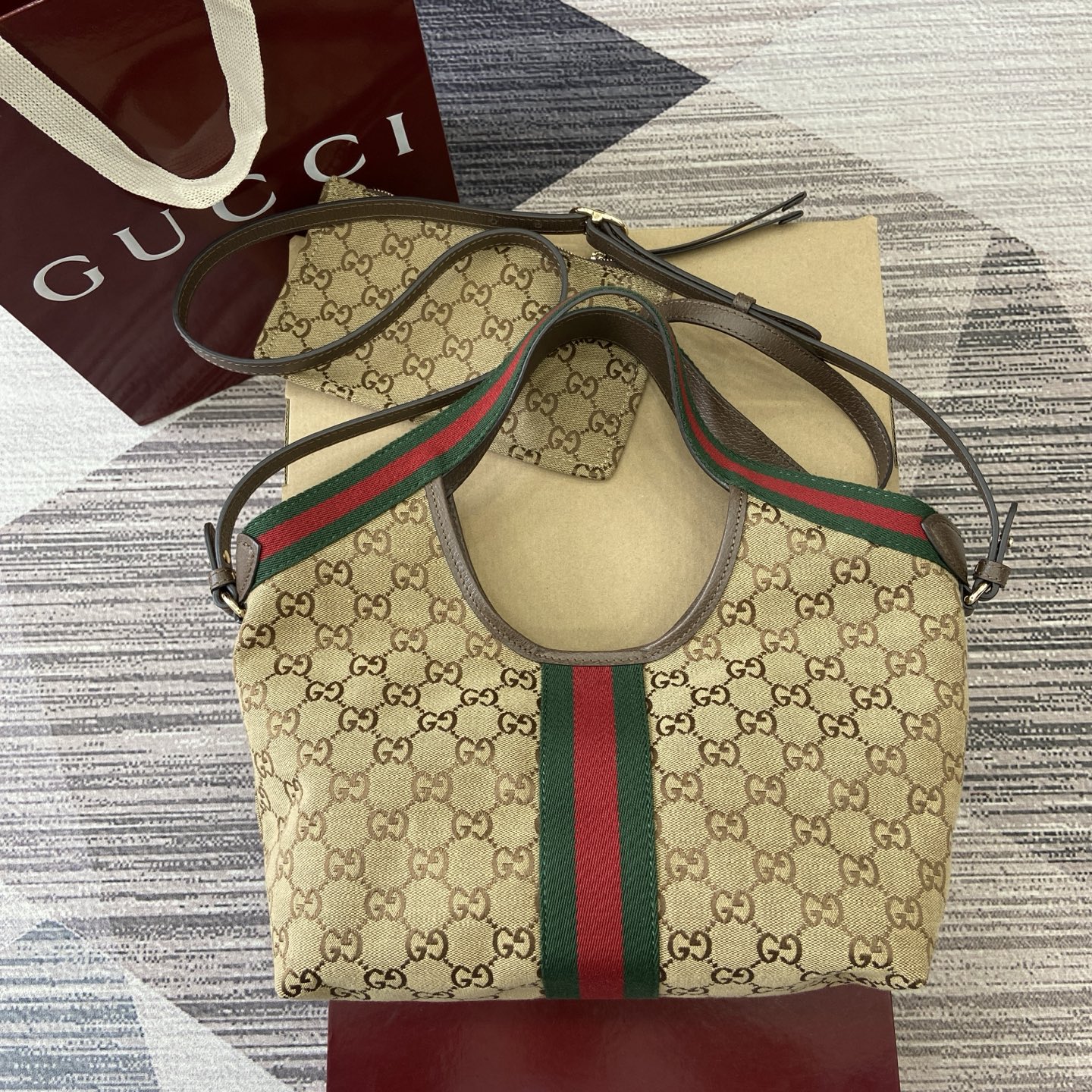 Gucci Giglio Small Canvas Tote Bag with Web Trim, Brown/Beige, 25x20x15cm 3 i1757578867052 9046 0 1