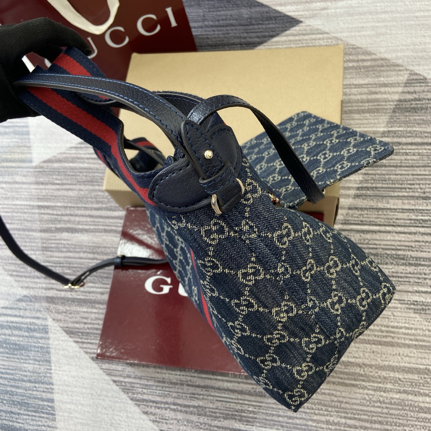 Gucci Giglio Small Tote Bag, Blue Denim Canvas with Web Stripe, 25 x 20 x 15 cm 5 i1757578870670 8598 0 2