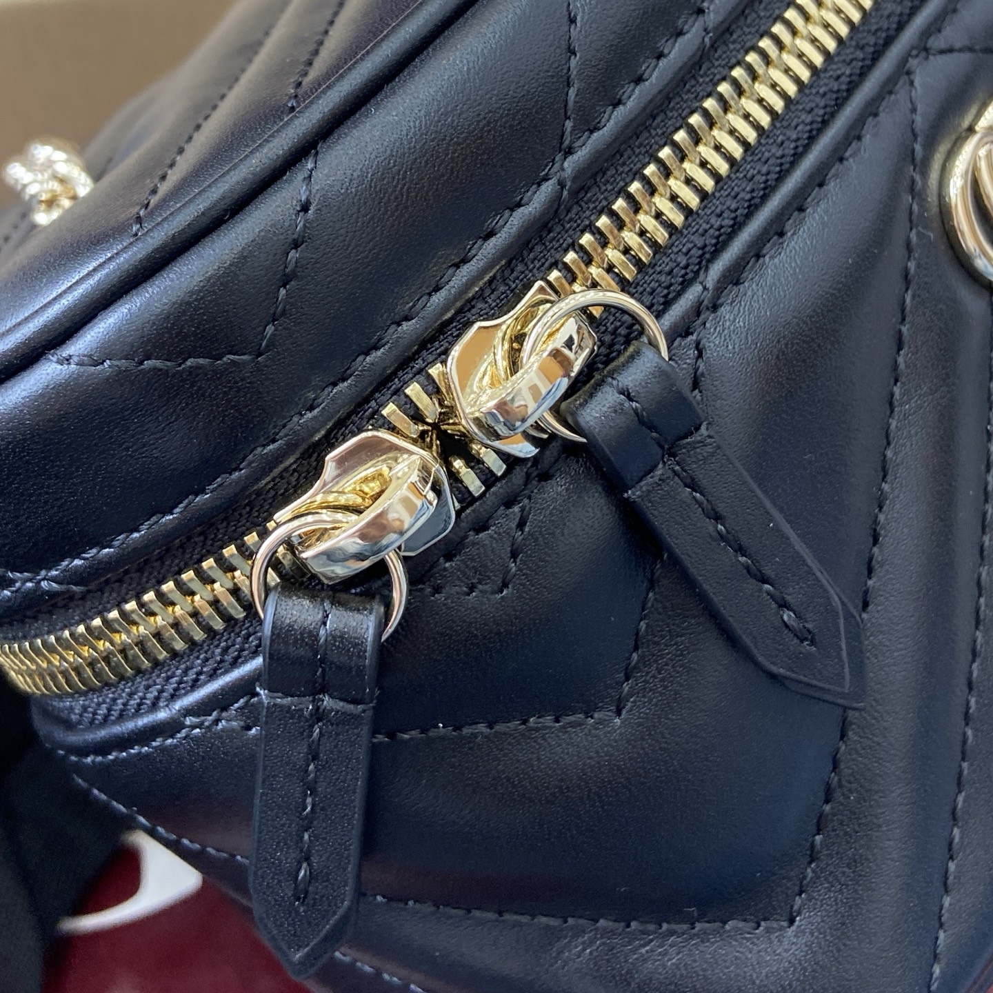 Gucci Marmont Chain Cosmetic Bag Black Leather, 15 cm 7 i1757578908541 7446 0 7