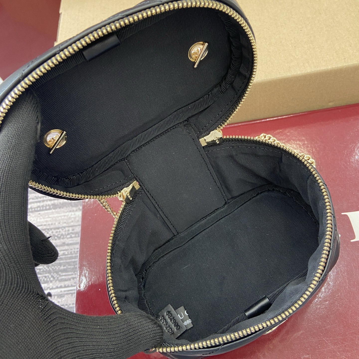 Gucci Marmont Chain Cosmetic Bag Black Leather, 15 cm 10 i1757578908665 354 0 10