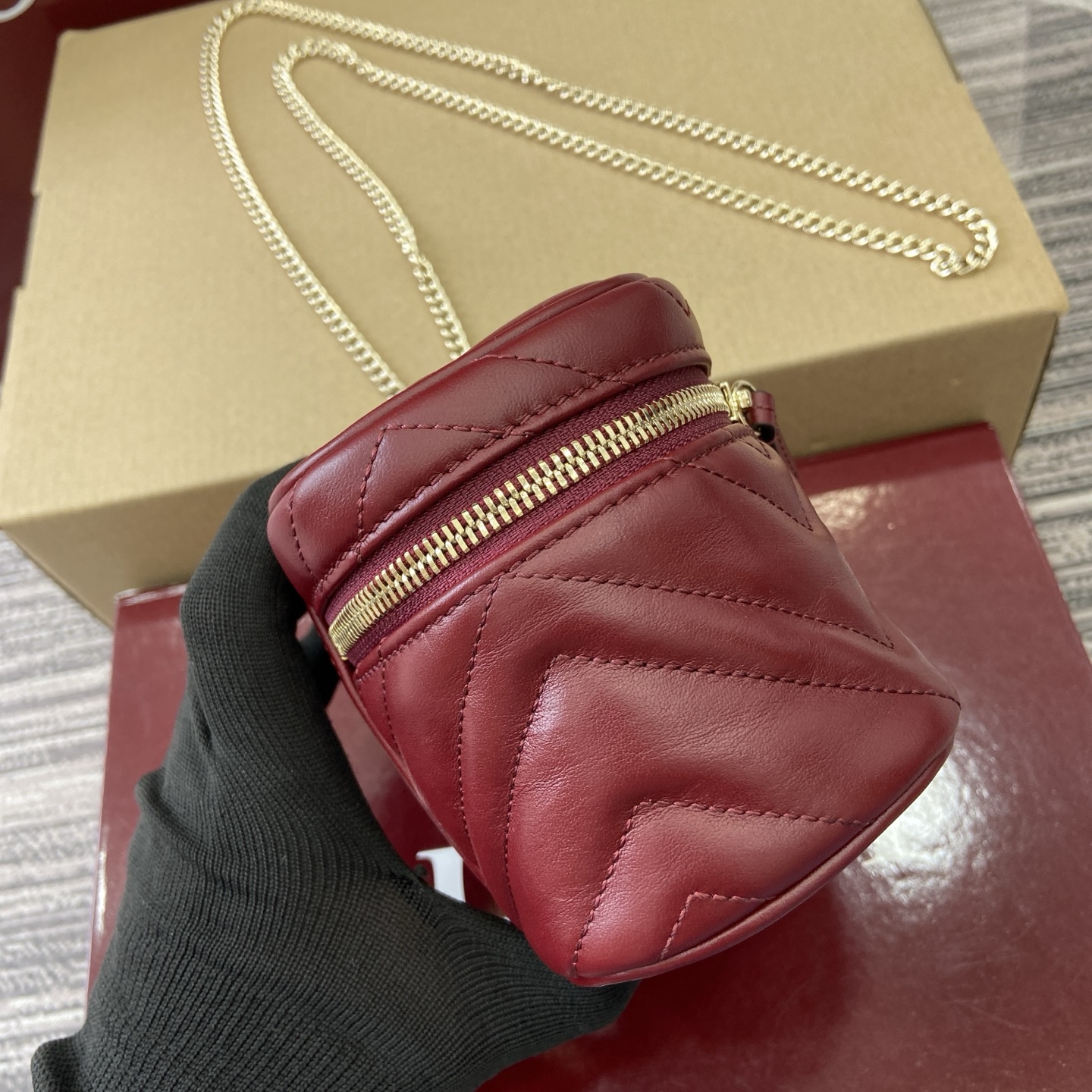 Gucci Marmont Chain Top Handle Bag Quilted Leather Red 15 cm 4 i1757578919794 9203 0 2