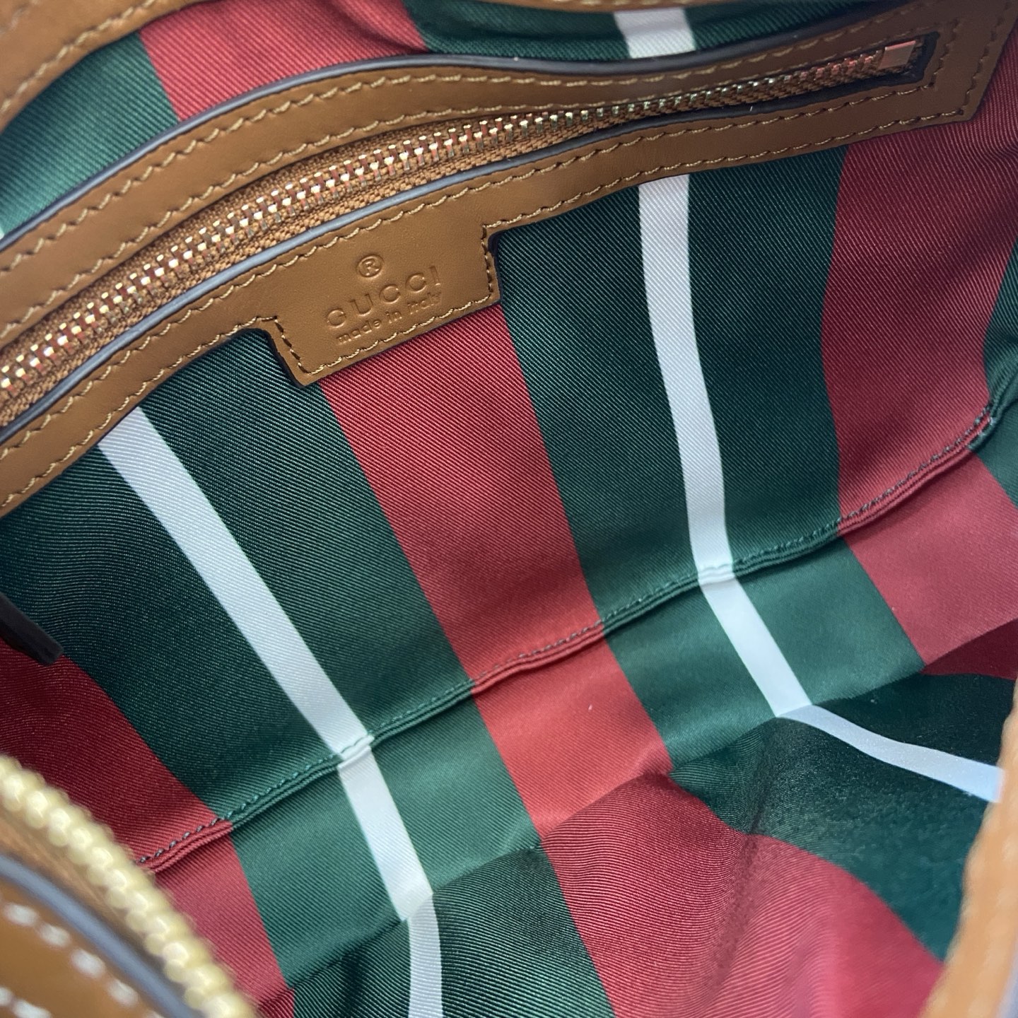 Gucci Emblem Shoulder Bag Beige and Brown GG Coated Canvas with Chain Strap 9 i1757579019473 5348 0 9