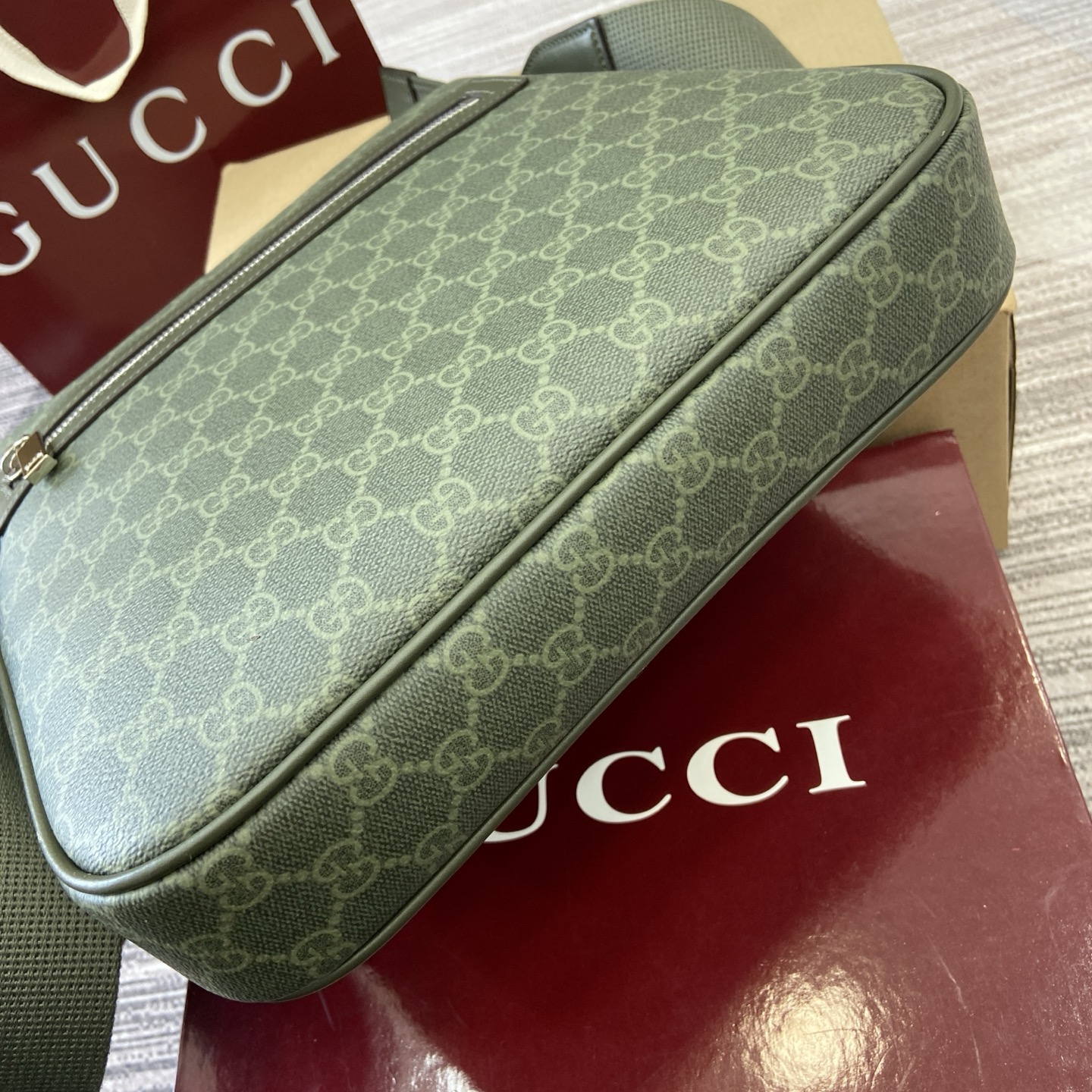 Gucci Supreme Canvas Crossbody Bag - Style & Functionality Combined 7 i1757655735565 5868 0 6