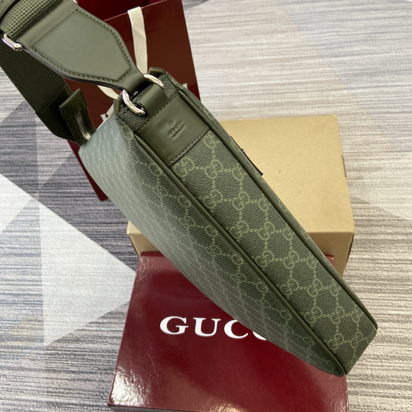 Gucci Supreme Canvas Crossbody Bag - Style & Functionality Combined 8 i1757655738269 4692 0 7
