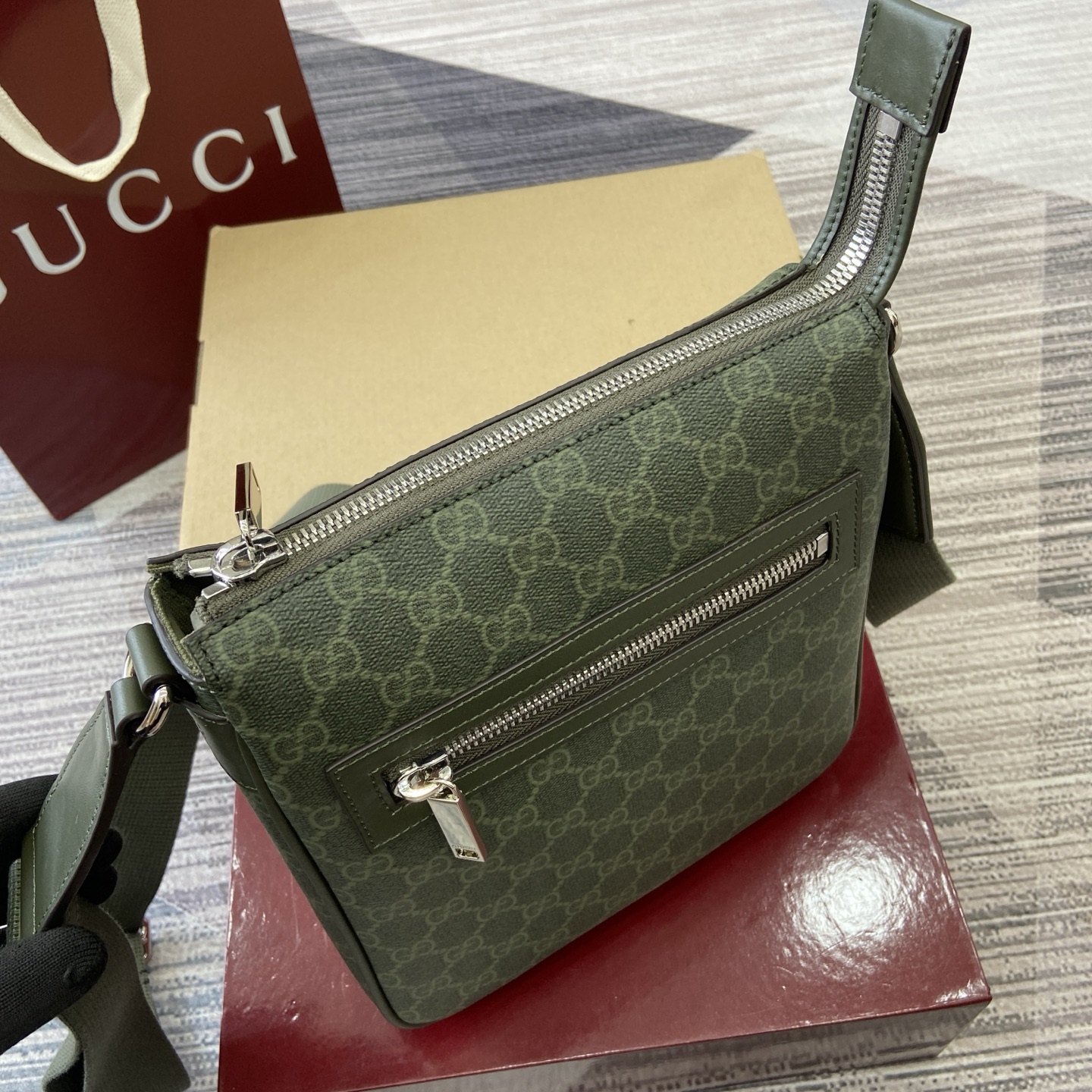 Gucci Supreme Canvas Green Crossbody Bag with Leather Trim and Web Stripe 6 i1757920120208 2102 0 4