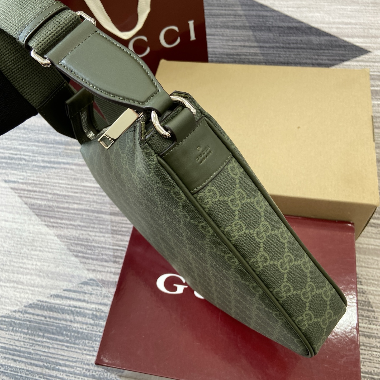 Gucci Supreme Canvas Green Crossbody Bag with Leather Trim and Web Stripe 4 i1757920124431 6019 0 2