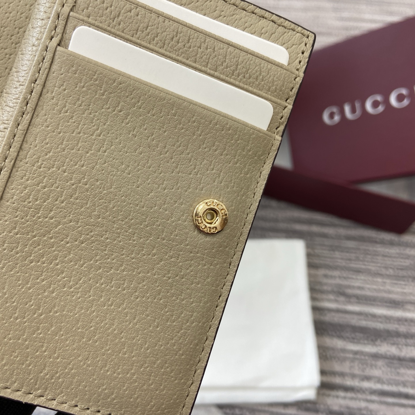 Gucci Marmont Beige and Oatmeal Supreme Canvas Card Case Wallet 12 i1757920144745 1990 0 10