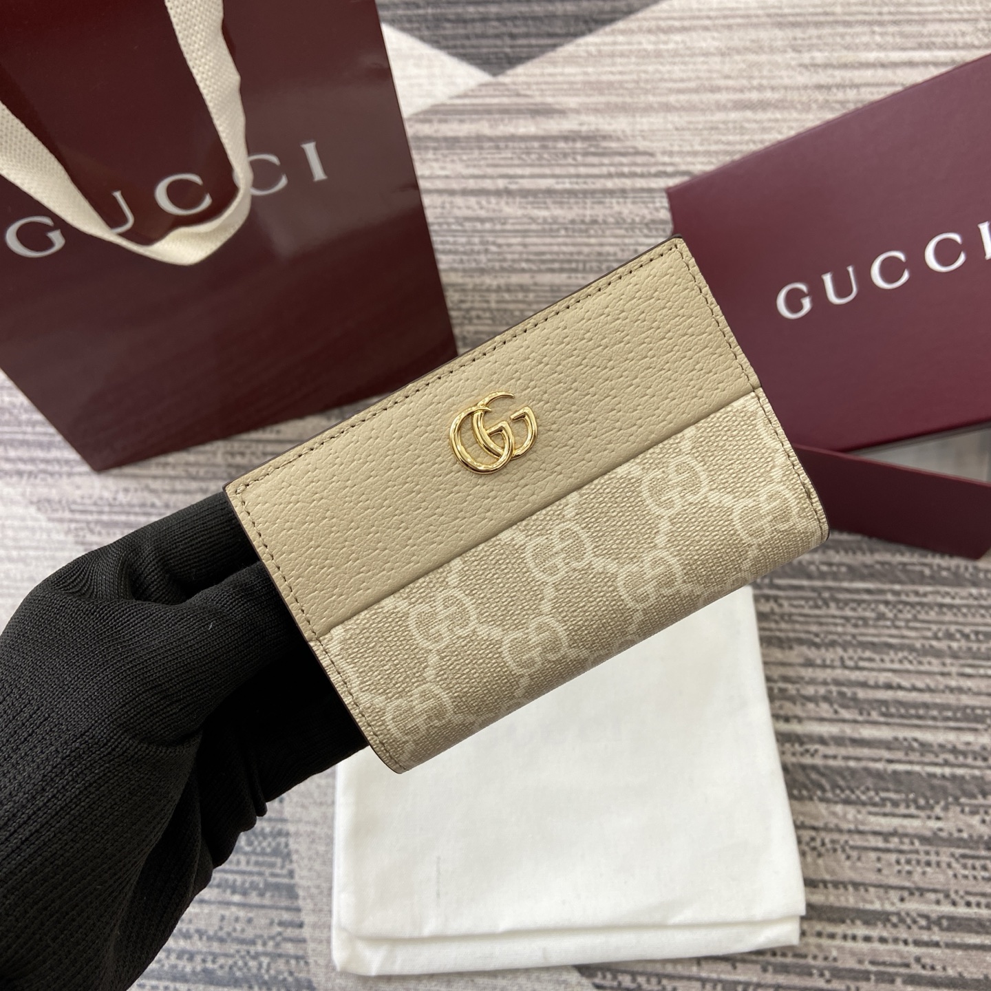 Gucci Marmont Beige and Oatmeal Supreme Canvas Card Case Wallet 2 i1757920144991 7686 0 0