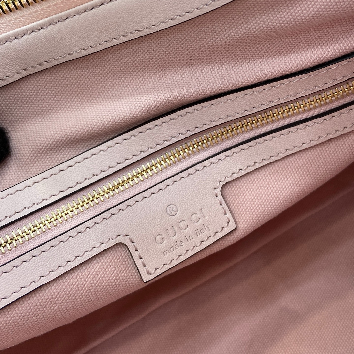 Gucci Emblem Embossed Leather Shoulder Bag, Light Pink, 30cm x 19cm x 11cm 12 i1758184561305 7927 0 10