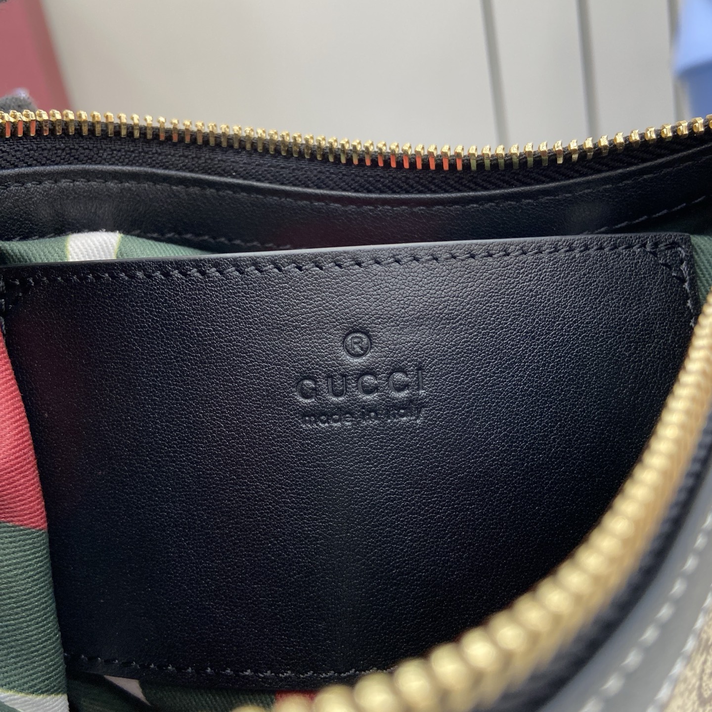 Gucci Emblem Beige & Black Shoulder Bag, GG Supreme Canvas, 22cm x 14cm x 8cm 13 i1758184601639 7277 0 11