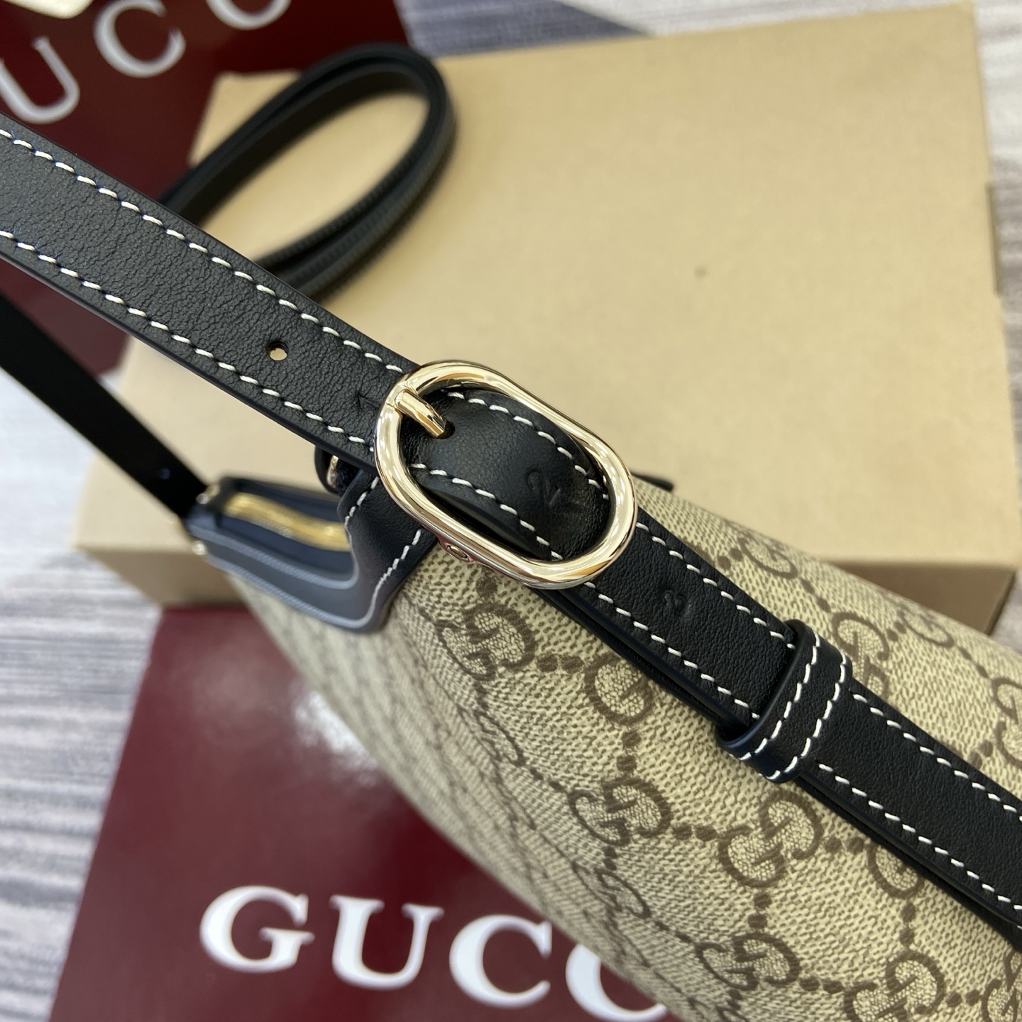 Gucci Emblem Beige & Black Shoulder Bag, GG Supreme Canvas, 22cm x 14cm x 8cm 6 i1758184601685 1069 0 3