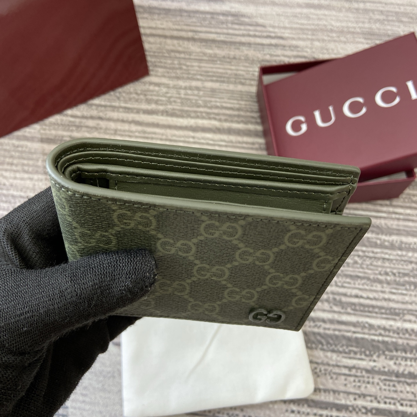Gucci Supreme Canvas Bi-Fold Wallet with Green Leather Trim 5 i1758362963754 1113 0 4