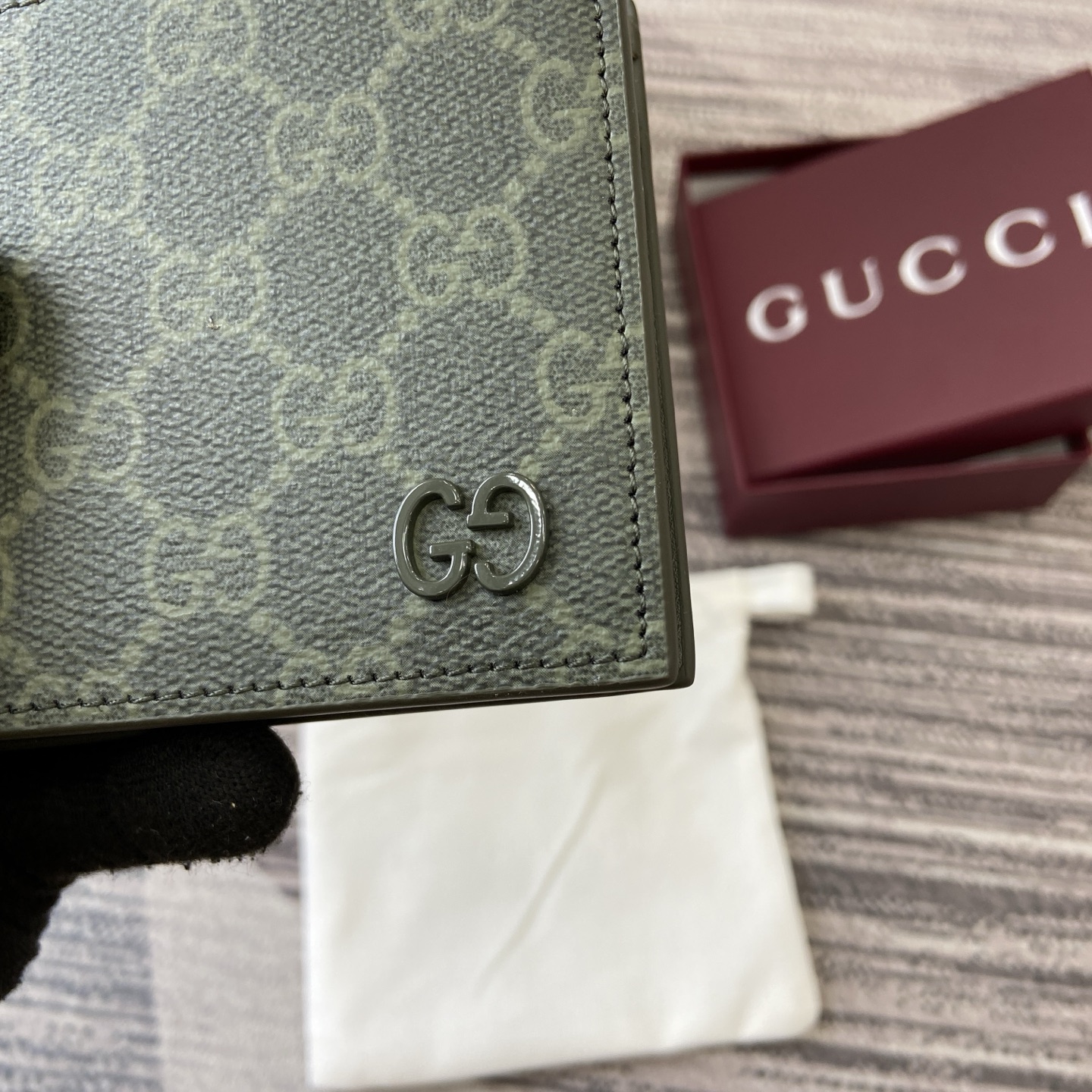 Gucci Supreme Canvas Bi-Fold Wallet with Green Leather Trim 6 i1758362963925 8474 0 5