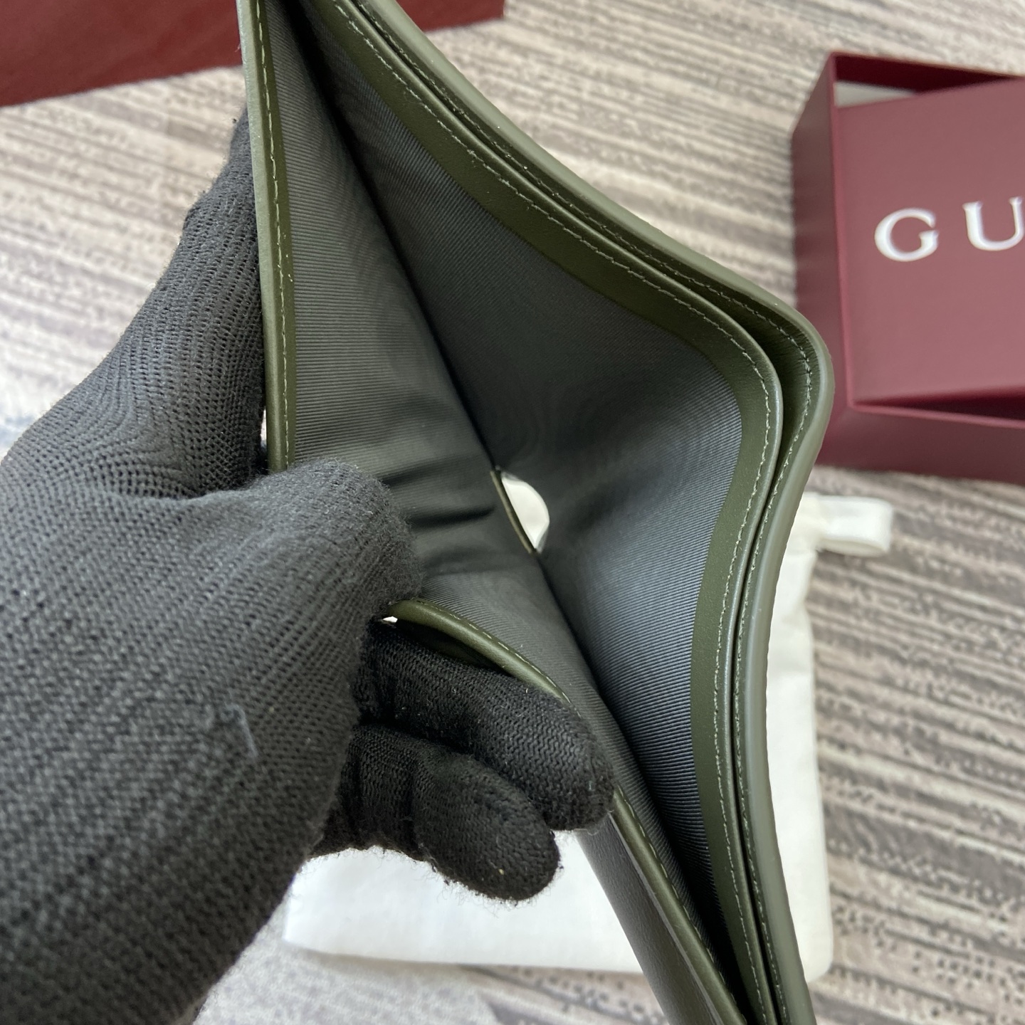 Gucci Supreme Canvas Bi-Fold Wallet with Green Leather Trim 10 i1758362965787 6889 0 9