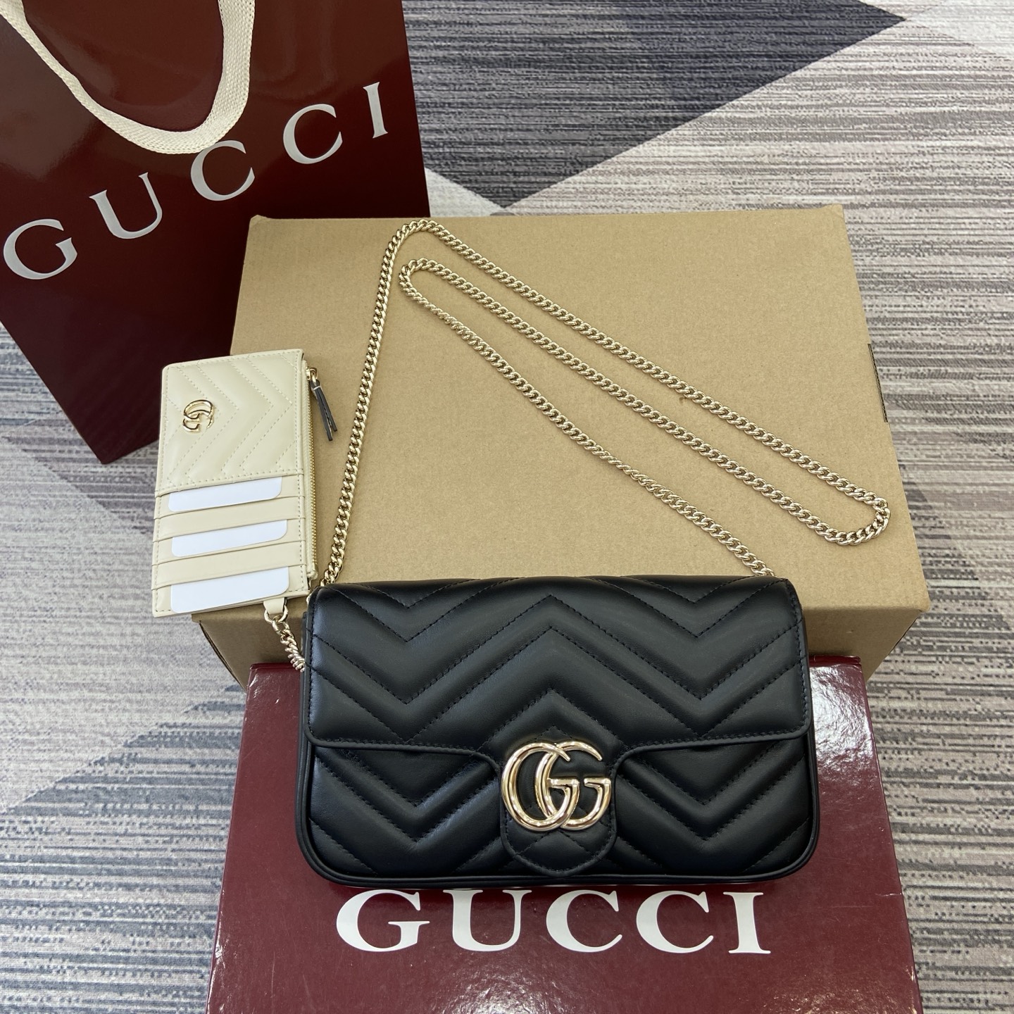 Gucci GG Marmont Chain Wallet Black Leather with Card Holder, 21 cm