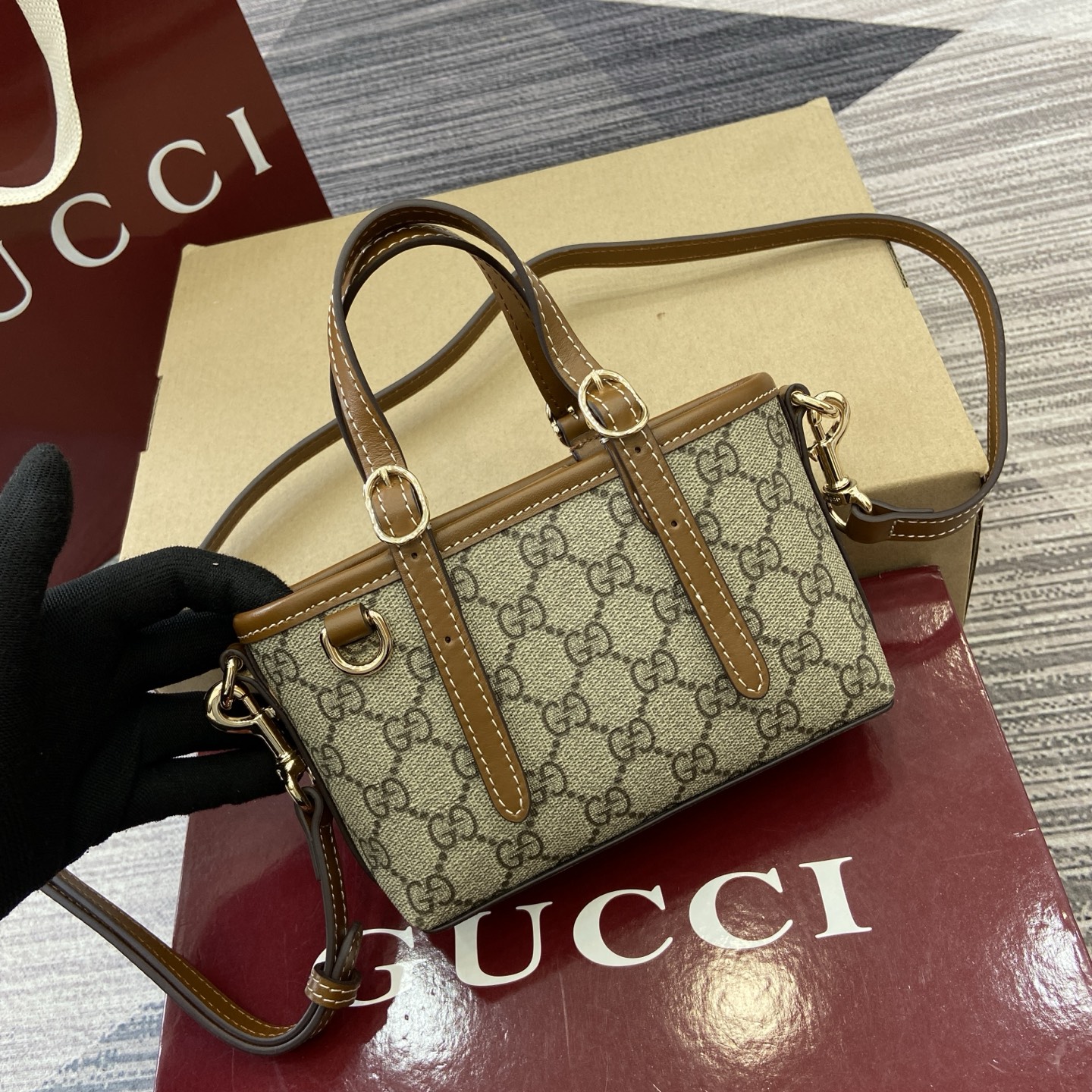 ‼️GG Emblem D 12 50 855491 17.5 x 11 6.5 240/pvc Donna