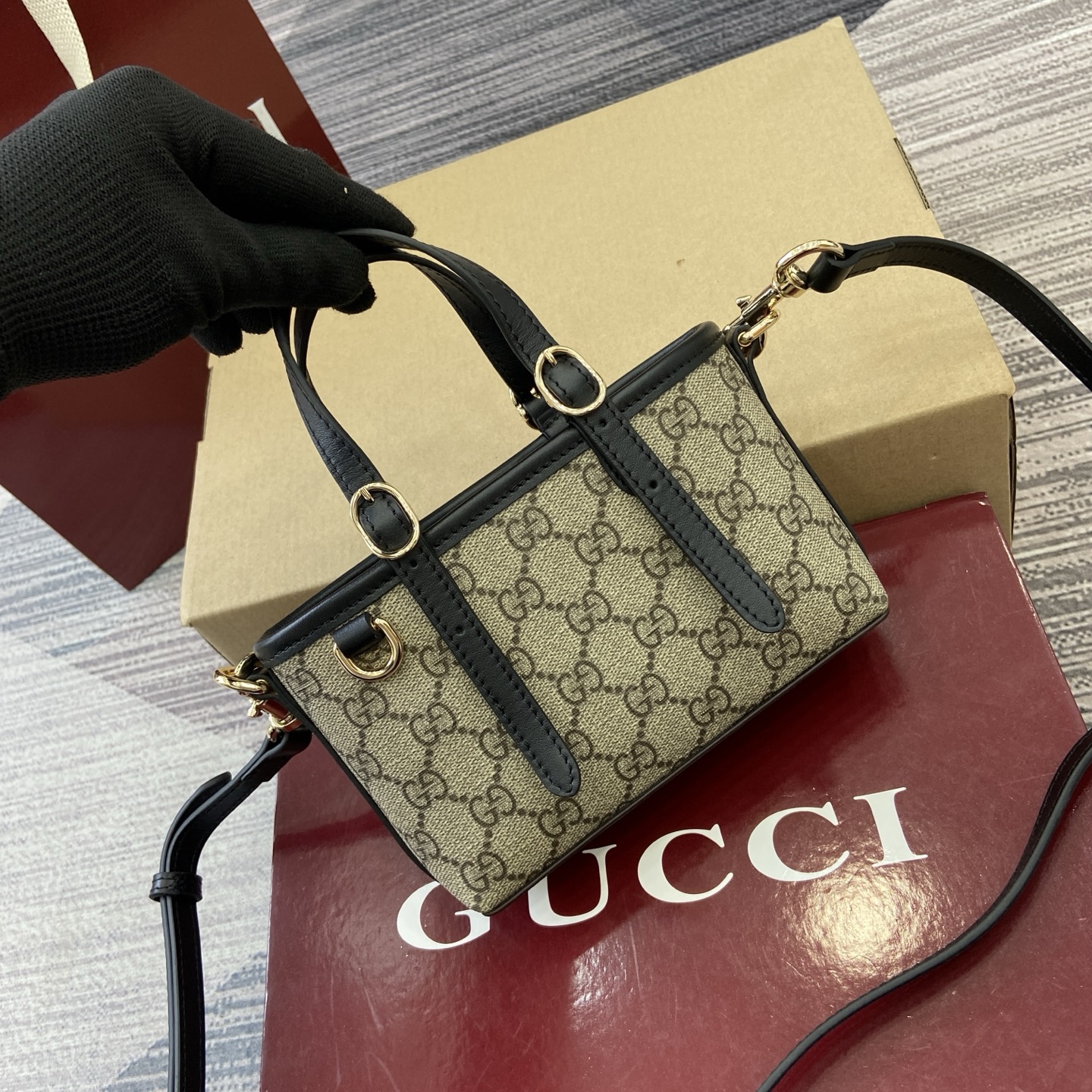 ‼️GG Emblem D 12 50 855491 17.5 x 11 6.5 240/pvc Donna