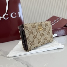 【配全套包装】‼️Generation Gucci系列深入探索品牌的典藏元素和视觉密码,将不同世代的设计 【配全套包装】‼️Generation Gucci系列深入探索品牌的典藏元素和视觉密码,将不同世代的设计