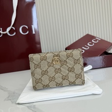 【配全套包装】‼️Generation Gucci系列深入探索品牌的典藏元素和视觉密码,将不同世代的设计 【配全套包装】‼️Generation Gucci系列深入探索品牌的典藏元素和视觉密码,将不同世代的设计
