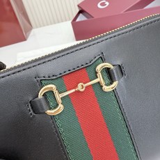 【配全套包装】‼️2026春夏系列全新上市。全新小皮具系列设计致敬马衔扣元素,将品牌标志性五金细节与织带 【配全套包装】‼️2026春夏系列全新上市。全新小皮具系列设计致敬马衔扣元素,将品牌标志性五金细节与织带