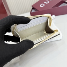 【配全套包装】‼️OPhidia系列亮眼呈献新颖廓形与实用功能性设计,以标志性米色和深棕色配色匠心演绎, 【配全套包装】‼️OPhidia系列亮眼呈献新颖廓形与实用功能性设计,以标志性米色和深棕色配色匠心演绎,
