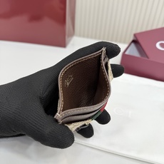 【配全套包装】‼️Generation Gucci古驰世代系列深入探索品牌的典藏元素,将不同世代的设计融 【配全套包装】‼️Generation Gucci古驰世代系列深入探索品牌的典藏元素,将不同世代的设计融