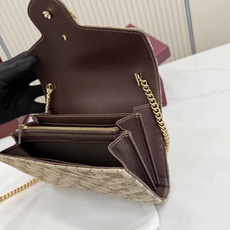 【配全套包装】‼️Generation Gucci系列深入探索品牌的典藏和视觉代码,将不同世代的设计融合 【配全套包装】‼️Generation Gucci系列深入探索品牌的典藏和视觉代码,将不同世代的设计融合