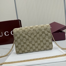 【配全套包装】‼️Generation Gucci系列深入探索品牌的典藏和视觉代码,将不同世代的设计融合 【配全套包装】‼️Generation Gucci系列深入探索品牌的典藏和视觉代码,将不同世代的设计融合
