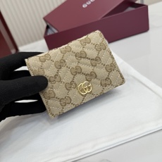 【配全套包装】‼️Generation Gucci系列深入探索品牌的典藏元素和视觉密码,将不同世代的设计 【配全套包装】‼️Generation Gucci系列深入探索品牌的典藏元素和视觉密码,将不同世代的设计
