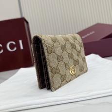【配全套包装】‼️Generation Gucci系列深入探索品牌的典藏元素和视觉密码,将不同世代的设计 【配全套包装】‼️Generation Gucci系列深入探索品牌的典藏元素和视觉密码,将不同世代的设计