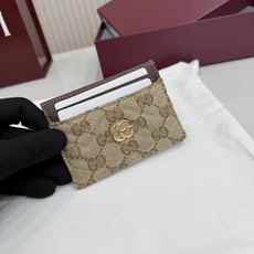 【配全套包装】‼️Generation Gucci系列深入探索品牌的典藏元素和视觉密码,将不同世代的设计 【配全套包装】‼️Generation Gucci系列深入探索品牌的典藏元素和视觉密码,将不同世代的设计
