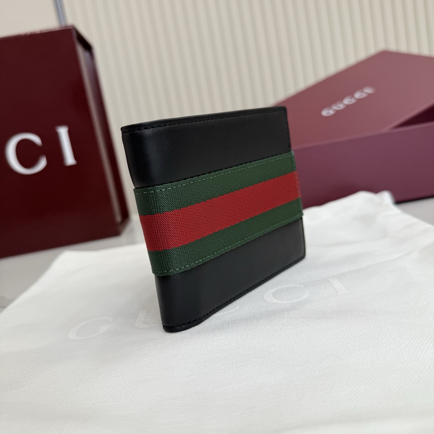 【配全套包装】‼️2026春夏系列全新上市。全新柔软小皮具单品精妙诠释品牌对优质材质的不懈追求。这款单品