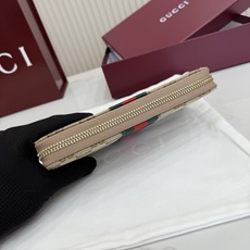 【配全套包装】‼️2026春夏系列全新上市。全新柔软小皮具单品精妙诠释品牌对优质材质的不懈追求。这款单品 【配全套包装】‼️2026春夏系列全新上市。全新柔软小皮具单品精妙诠释品牌对优质材质的不懈追求。这款单品