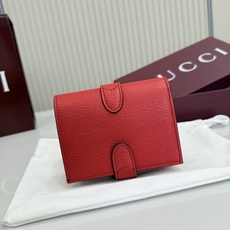 【配全套包装】‼️Generation Gucci系列深入探索品牌的档案代码,将不同世代的设计融合成一个 【配全套包装】‼️Generation Gucci系列深入探索品牌的档案代码,将不同世代的设计融合成一个