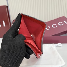 【配全套包装】‼️Generation Gucci系列深入探索品牌的档案代码,将不同世代的设计融合成一个 【配全套包装】‼️Generation Gucci系列深入探索品牌的档案代码,将不同世代的设计融合成一个
