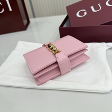 【配全套包装】‼️Generation Gucci系列深入探索品牌的档案代码,将不同世代的设计融合成一个 【配全套包装】‼️Generation Gucci系列深入探索品牌的档案代码,将不同世代的设计融合成一个